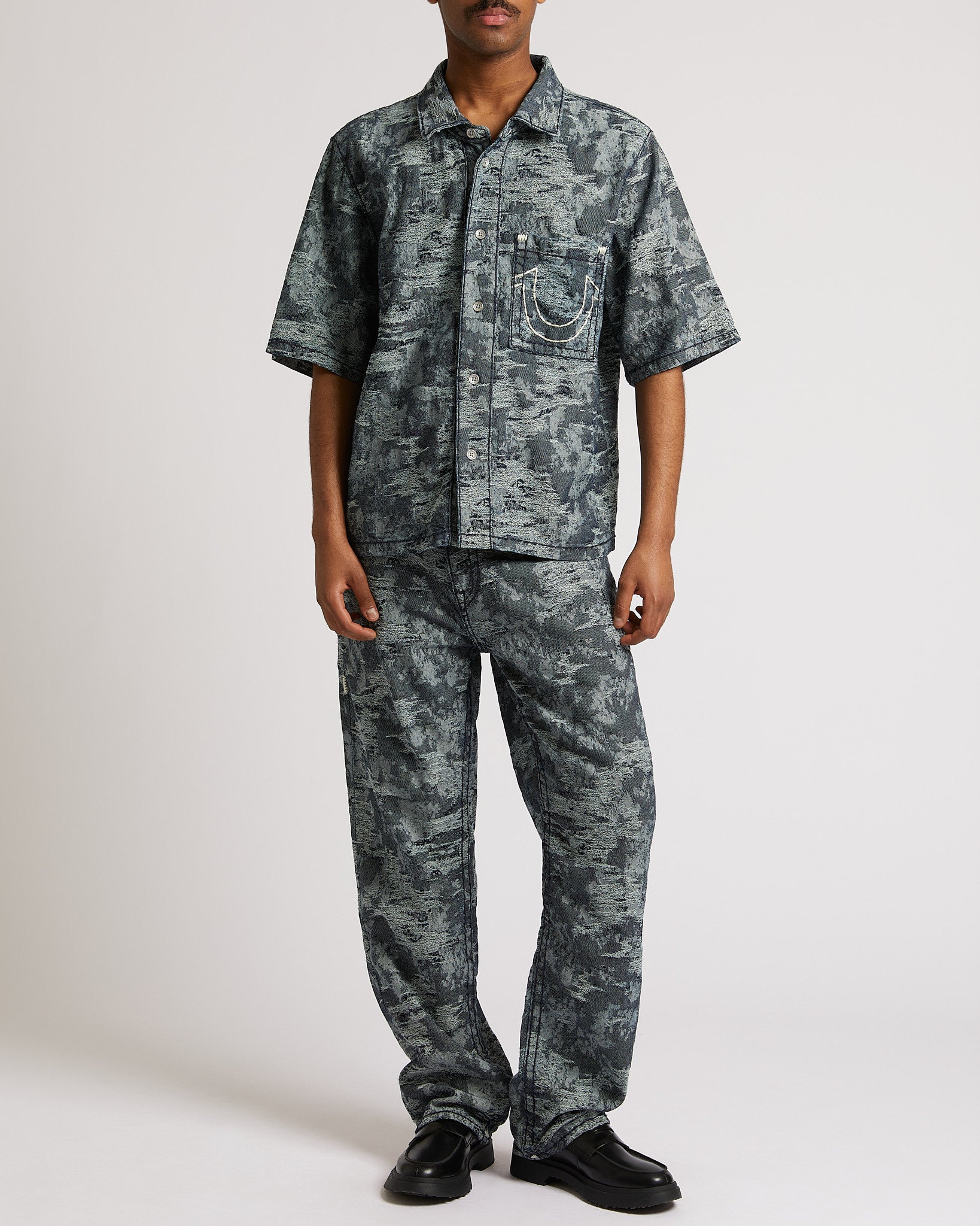 BOBBY SUPERT FLAP 32" JACQUARD- MIDNIGHT RIDER WASH