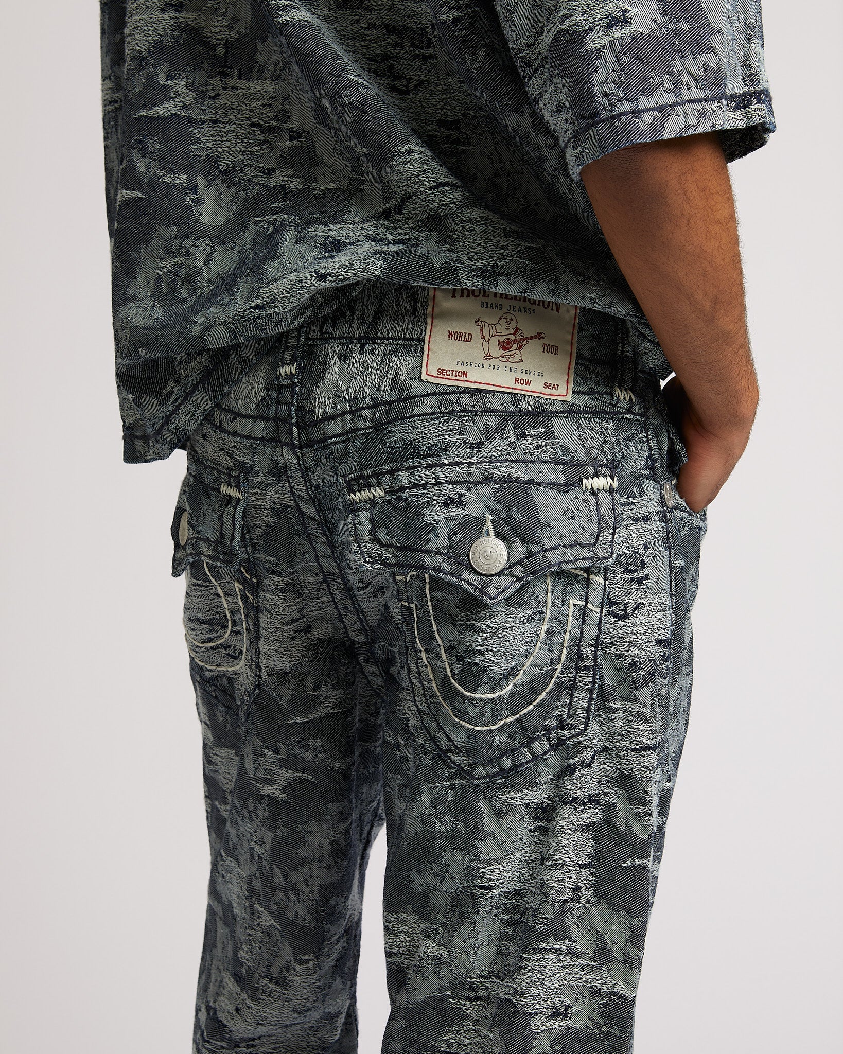 BOBBY SUPERT FLAP 32" JACQUARD- MIDNIGHT RIDER WASH