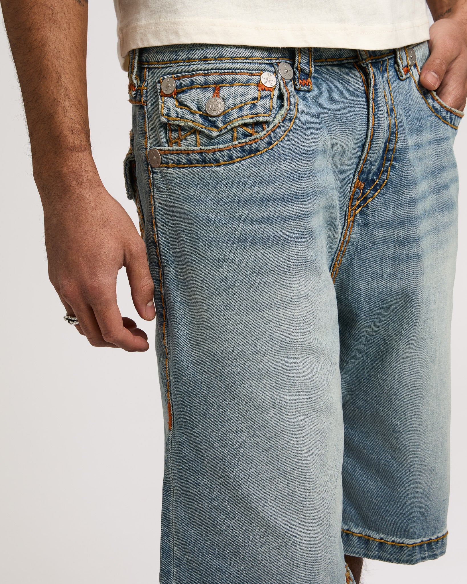VINNY SUPERT FLAP SHORT - SHATTTERED MEDIUM WASH