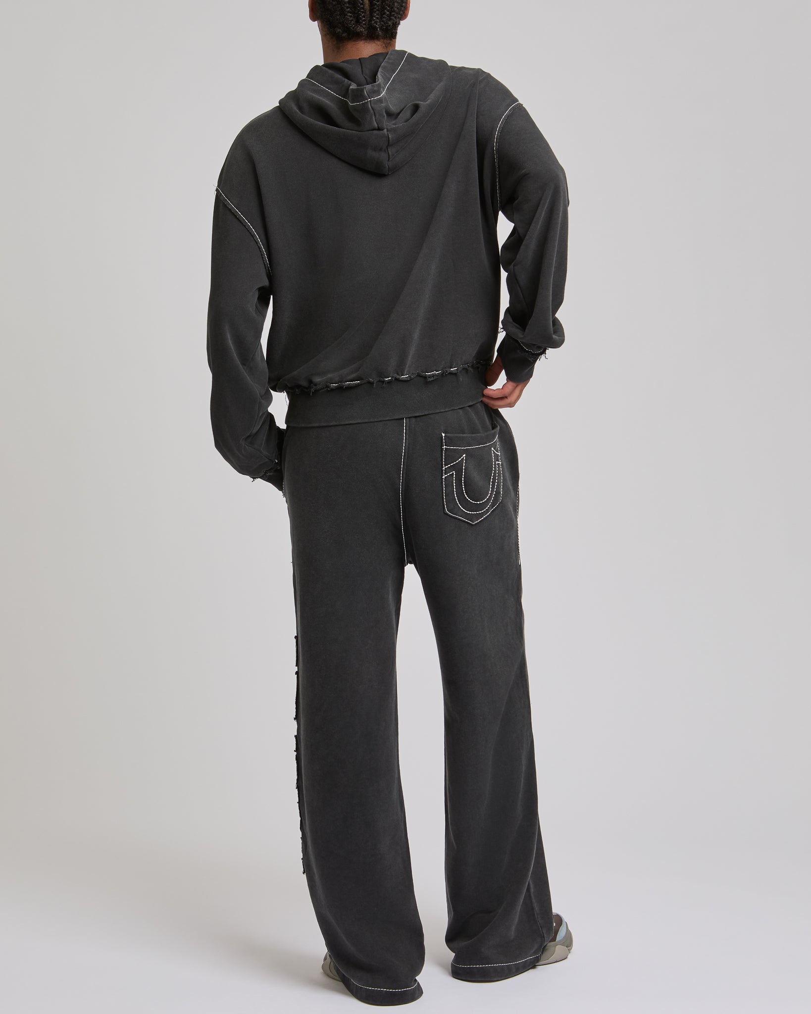 TR APPLIQUE BIG T BAGGY SWEATS - JET BLACK