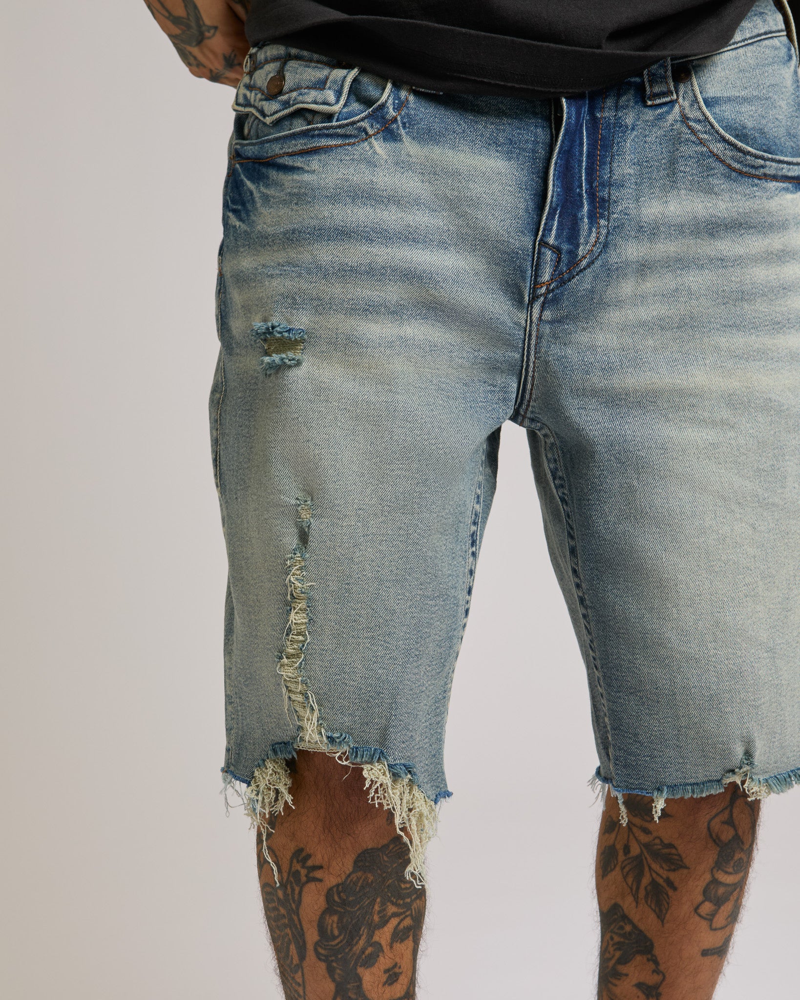 BOBBY SN FLAP SHRT DESTRYD HEM - HOOPS VINTAGE MED WASH W RIPS