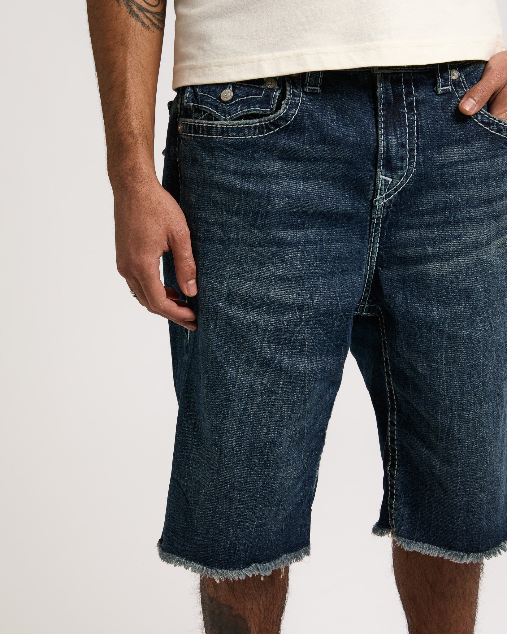 VINNY BIG T FLAP SHORT FRAY - MEDIUM WASH